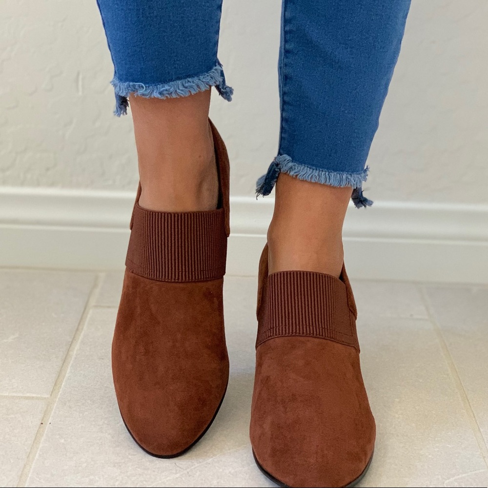 NIB Rust Cognac Leather Cuban Heel Ankle Booties - Picture 6 of 8
